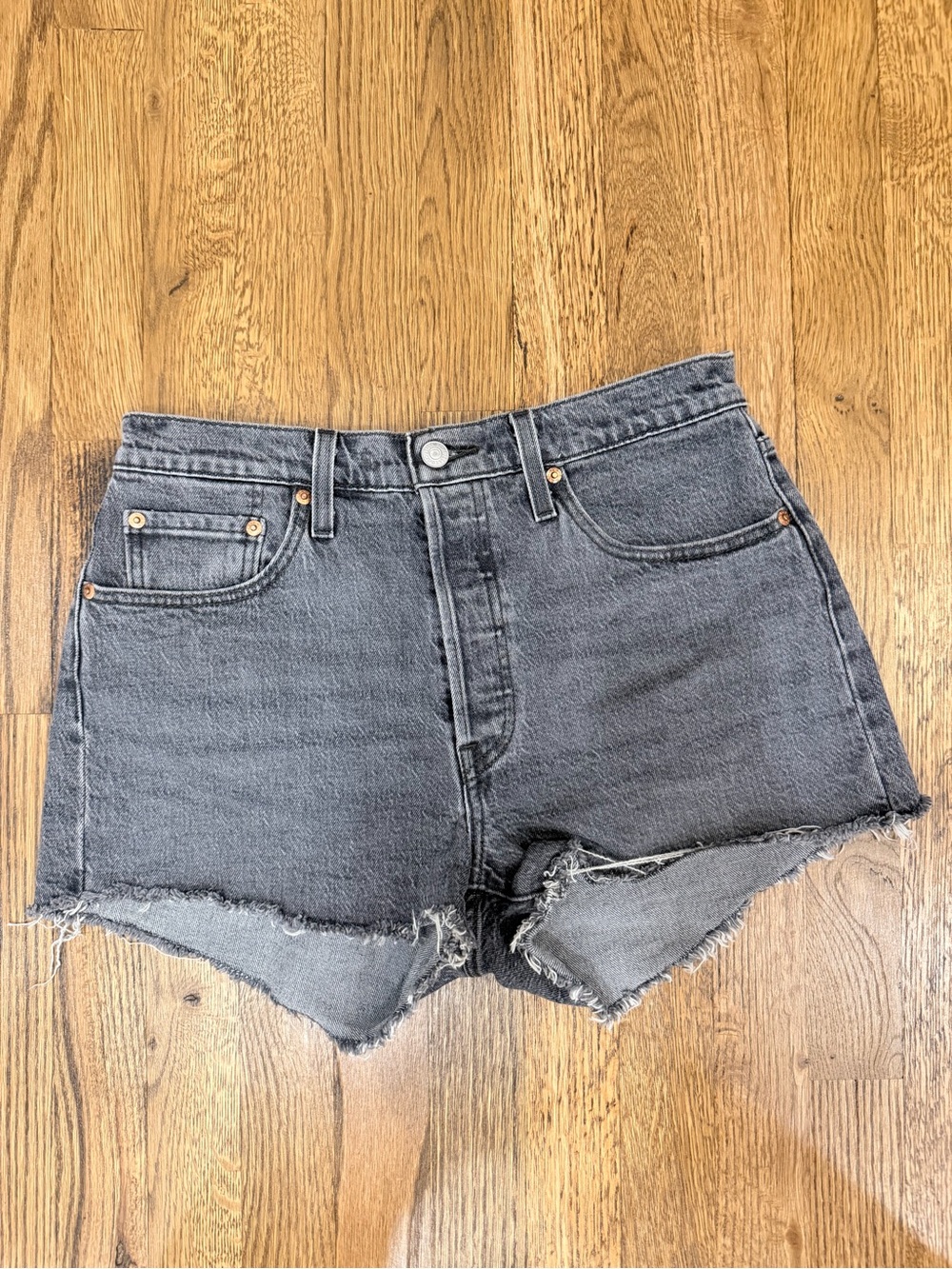Levi Woman’s High-Rise Black Denim Cutoff Shorts Size 28